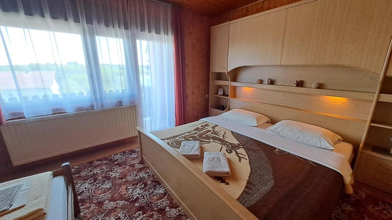 Family Puskaric Hotell Slunj Eksteriør bilde