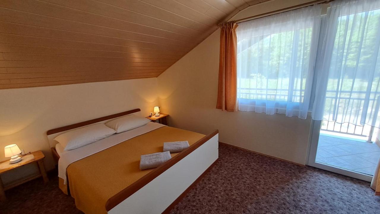 Family Puskaric Hotell Slunj Eksteriør bilde