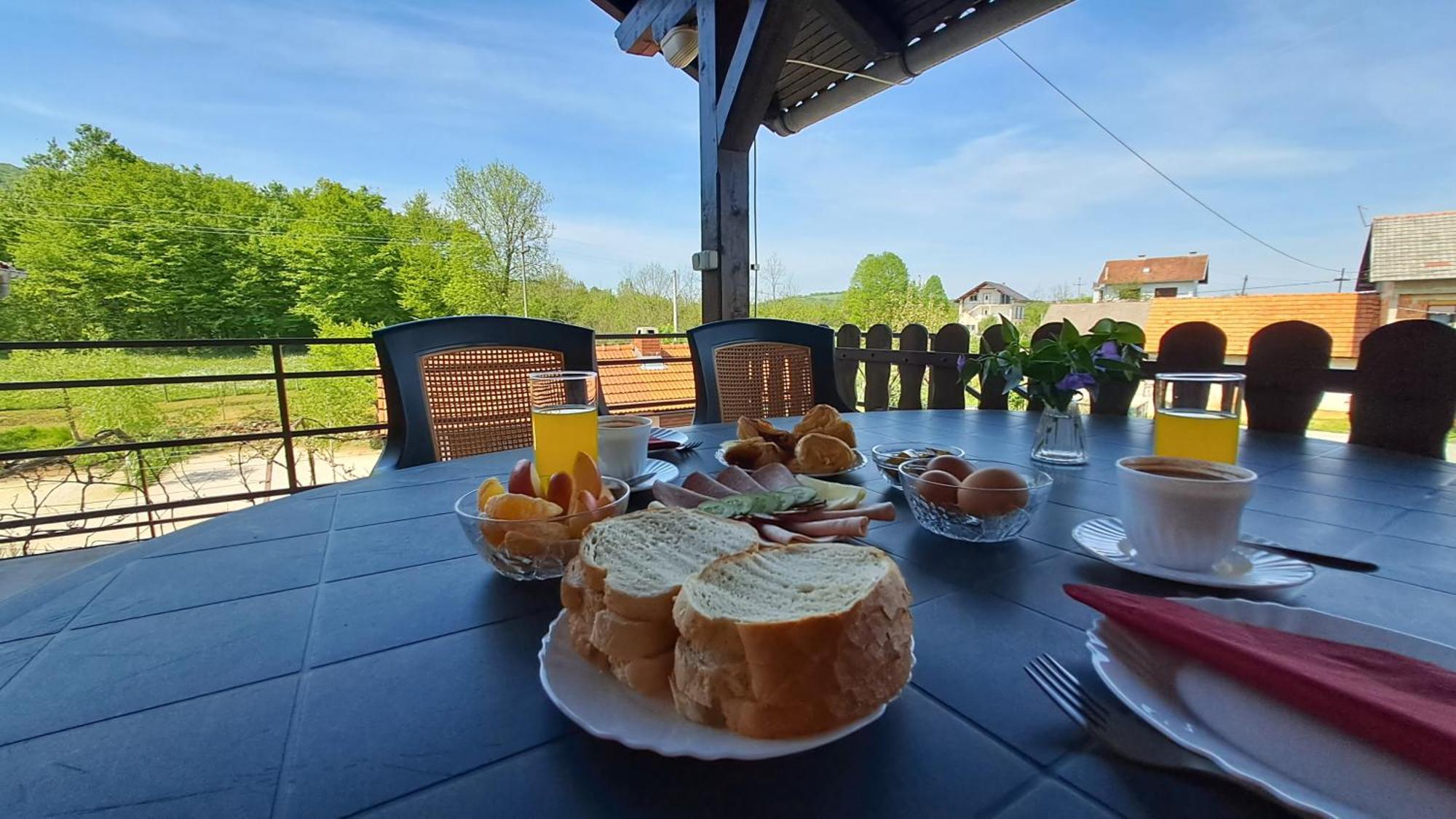 Family Puskaric Hotell Slunj Eksteriør bilde